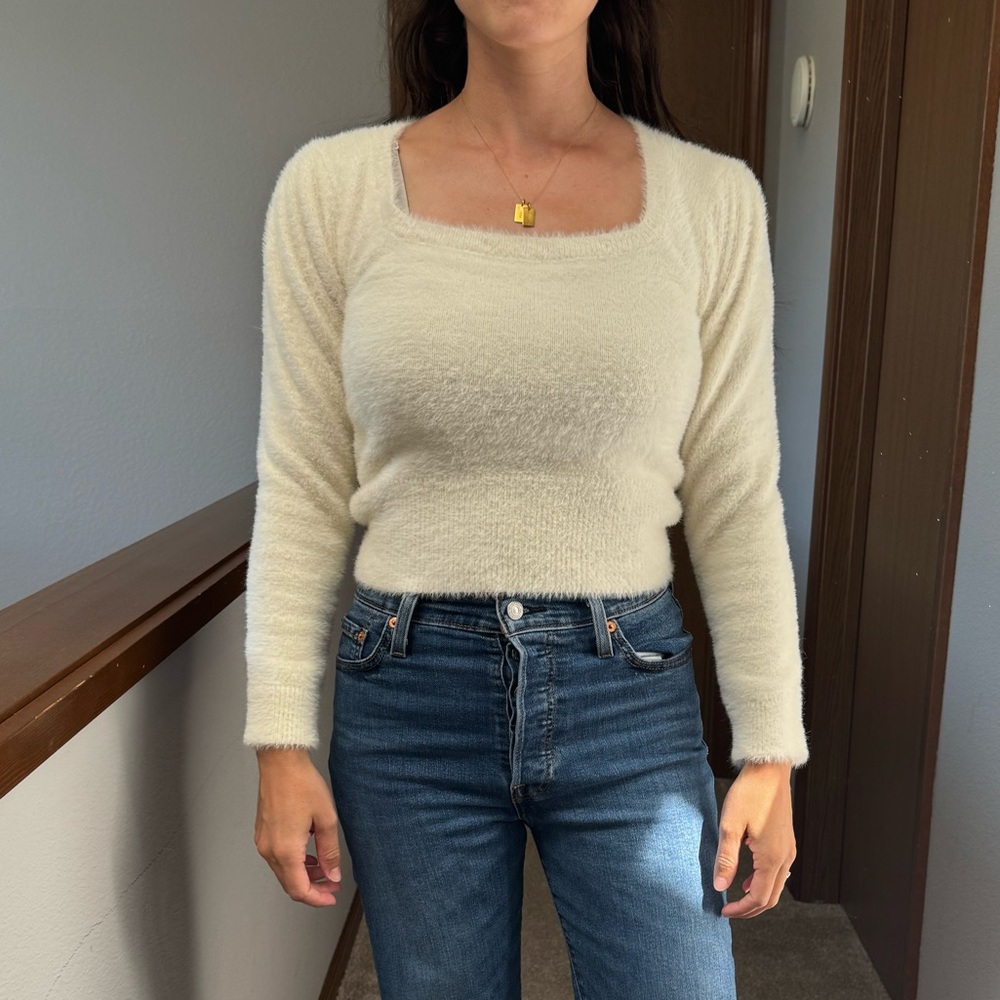 ASTR Small Womens White Sweater